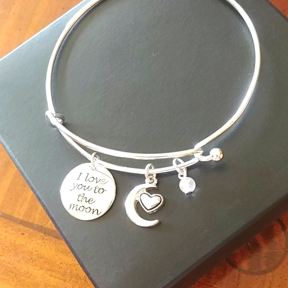 Avon ( I love you to the moon) bracelet. - Picture 2 of 3